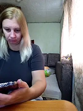 Snapshot of BustyBlond chatting on October 10, 2025, 1:12 pm BustyBlond online show from October 10, 2025, 1:12 pm