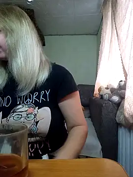 Snapshot of BustyBlond chatting on October 21, 2025, 5:07 am BustyBlond online show from October 21, 2025, 5:07 am