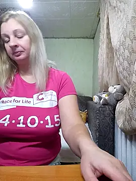 Snapshot of BustyBlond chatting on November 14, 2025, 6:11 pm BustyBlond online show from November 14, 2025, 6:11 pm