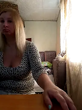 Snapshot of BustyBlond chatting on September 25, 2025, 5:24 am BustyBlond online show from September 25, 2025, 5:24 am