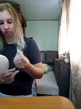 Snapshot of BustyBlond chatting on October 11, 2025, 5:30 am BustyBlond online show from October 11, 2025, 5:30 am