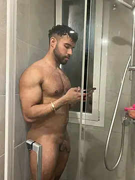 izaak lover online show from April 29, 2026, 8:37 pm