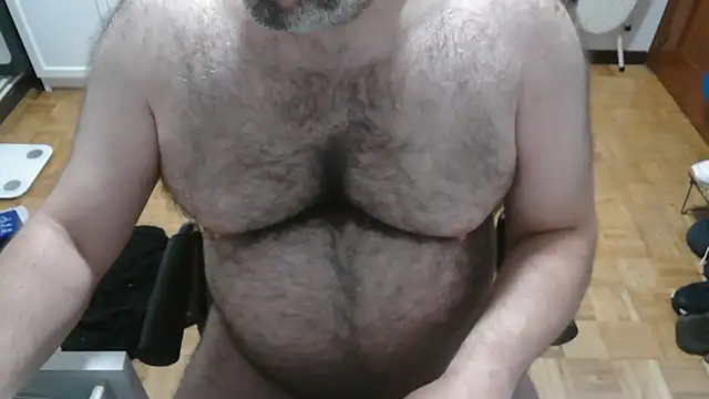 mikeyhotbear online show from July 18, 2026, 3:59 am