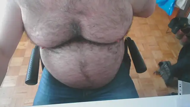 Snapshot of mikeyhotbear chatting on March 2, 2026, 4:47 pm mikeyhotbear online show from March 2, 2026, 4:47 pm