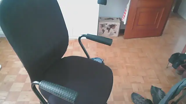 Snapshot of mikeyhotbear chatting on February 24, 2026, 5:25 pm mikeyhotbear online show from February 24, 2026, 5:25 pm