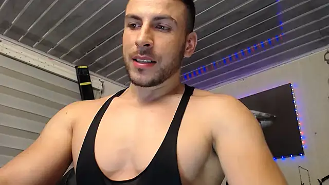 Snapshot of bayronfit chatting on May 8, 2026, 12:58 am bayronfit online show from May 8, 2026, 12:58 am