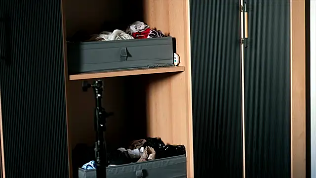 Snapshot of Special___ chatting on December 15, 2024, 1:32 pm Special    online show from December 15, 2024, 1:32 pm