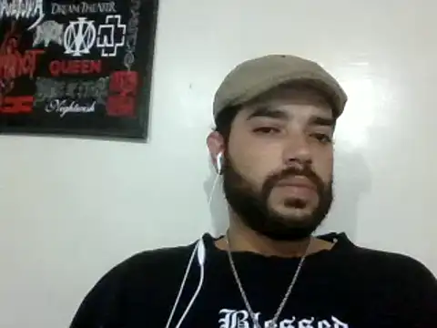 Snapshot of Magno_ATV chatting on January 7, 2025, 11:35 pm Magno ATV online show from January 7, 2025, 11:35 pm