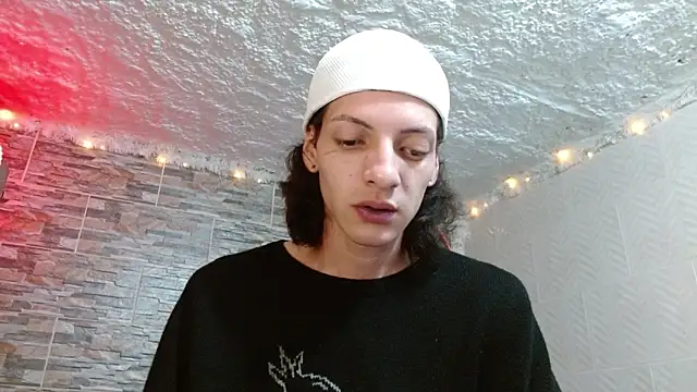 Snapshot of omar_alurba chatting on December 21, 2025, 5:25 pm omar alurba online show from December 21, 2025, 5:25 pm