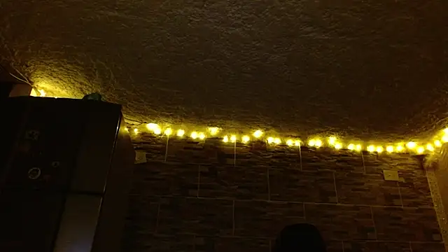 Snapshot of omar_alurba chatting on April 6, 2026, 1:45 am omar alurba online show from April 6, 2026, 1:45 am