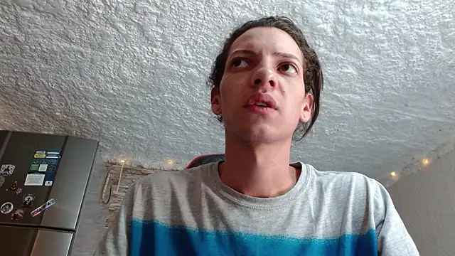 Snapshot of omar_alurba chatting on December 22, 2025, 6:19 pm omar alurba online show from December 22, 2025, 6:19 pm