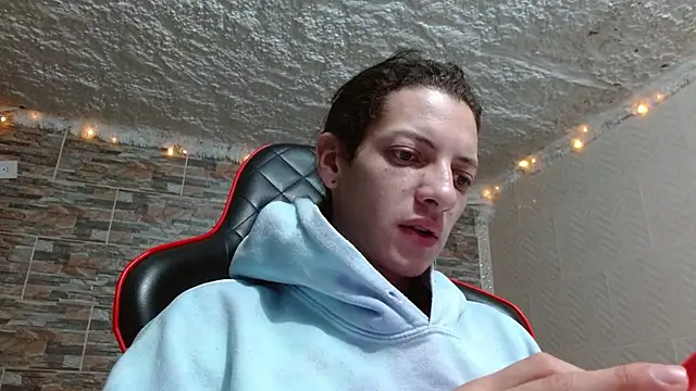 Snapshot of omar_alurba chatting on November 18, 2025, 10:45 pm omar alurba online show from November 18, 2025, 10:45 pm