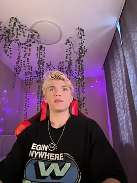 Snapshot of Justin_Horn chatting on February 14, 2025, 1:51 pm Justin Horn online show from February 14, 2025, 1:51 pm