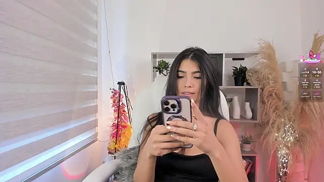 Snapshot of Alexandra_ra chatting on February 13, 2026, 9:26 pm Alexandra ra online show from February 13, 2026, 9:26 pm