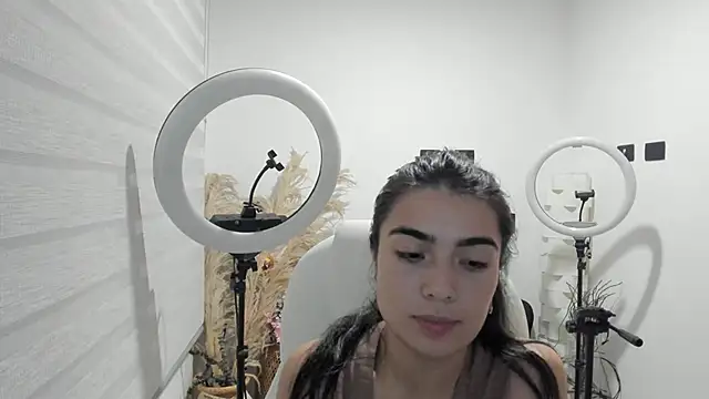 Snapshot of Alexandra_ra chatting on February 5, 2026, 3:13 am Alexandra ra online show from February 5, 2026, 3:13 am