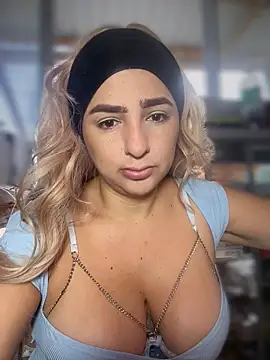 Snapshot of sammyqueenx21 chatting on November 21, 2025, 1:32 pm sammyqueenx21 online show from November 21, 2025, 1:32 pm