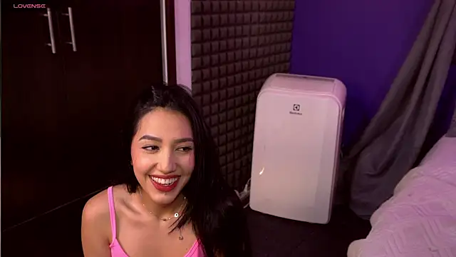 Snapshot of bull_vixen2001 chatting on April 29, 2026, 11:33 pm bull vixen2001 online show from April 29, 2026, 11:33 pm
