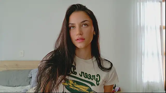 Snapshot of GrettaBenett chatting on November 11, 2025, 8:03 pm GrettaBenett online show from November 11, 2025, 8:03 pm