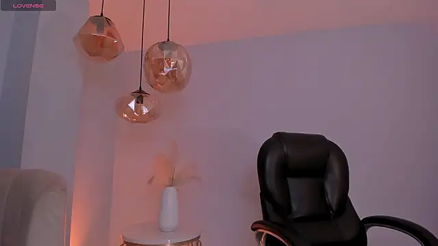 ErikaBenz  online show from February 8, 2026, 12:14 pm