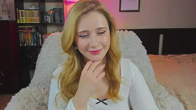 Lav Tender online show from September 18, 2025, 9:51 pm