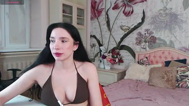 Snapshot of AliciaBow chatting on February 7, 2026, 4:04 pm AliciaBow online show from February 7, 2026, 4:04 pm