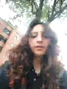 Snapshot of _Laary chatting on December 18, 2024, 8:25 pm Laary online show from December 18, 2024, 8:25 pm