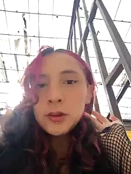 Snapshot of _Laary chatting on September 8, 2025, 8:41 pm Laary online show from September 8, 2025, 8:41 pm