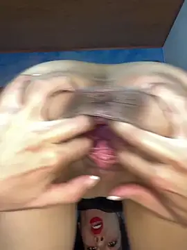 Anne Robert online show from March 7, 2025, 2:25 am