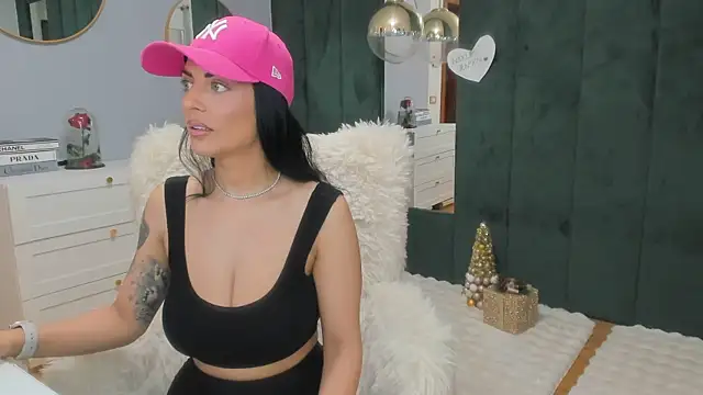 ElisaBaxter online show from December 1, 2025, 4:57 am