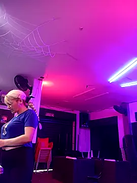 Snapshot of Nicolle_Milf chatting on November 13, 2025, 6:23 pm Nicolle Milf online show from November 13, 2025, 6:23 pm