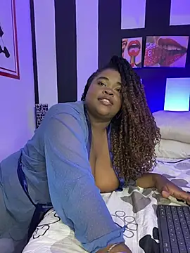 Snapshot of YeminaLeman chatting on March 8, 2025, 10:13 pm YeminaLeman online show from March 8, 2025, 10:13 pm