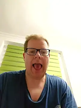 Snapshot of AnnualSunrise chatting on December 1, 2024, 8:36 pm AnnualSunrise online show from December 1, 2024, 8:36 pm