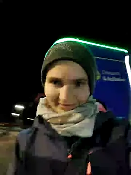 Snapshot of AnnualSunrise chatting on December 21, 2024, 7:16 pm AnnualSunrise online show from December 21, 2024, 7:16 pm