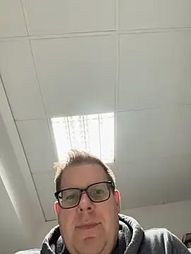 Snapshot of AnnualSunrise chatting on October 26, 2025, 7:58 pm AnnualSunrise online show from October 26, 2025, 7:58 pm