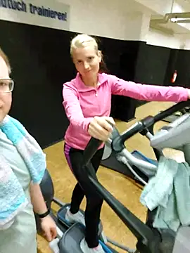 Snapshot of AnnualSunrise chatting on March 23, 2025, 12:36 am AnnualSunrise online show from March 23, 2025, 12:36 am