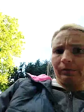 Snapshot of AnnualSunrise chatting on September 12, 2025, 4:18 pm AnnualSunrise online show from September 12, 2025, 4:18 pm