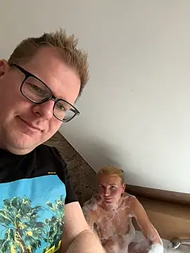 Snapshot of AnnualSunrise chatting on October 14, 2025, 12:50 pm AnnualSunrise online show from October 14, 2025, 12:50 pm