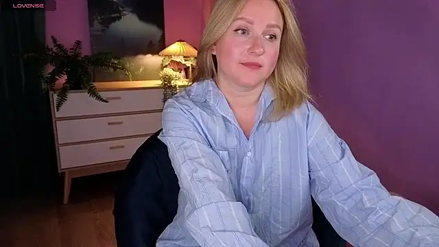 Lazy Lady online show from September 10, 2025, 9:19 am