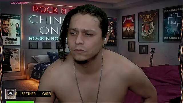 Snapshot of chino_roz chatting on April 21, 2026, 5:52 pm chino roz online show from April 21, 2026, 5:52 pm