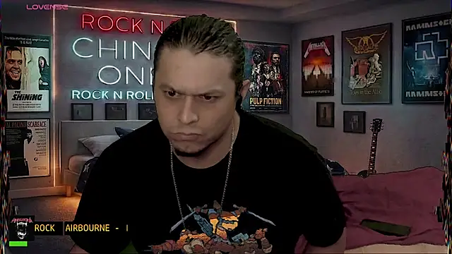 Snapshot of chino_roz chatting on April 15, 2026, 1:00 am chino roz online show from April 15, 2026, 1:00 am