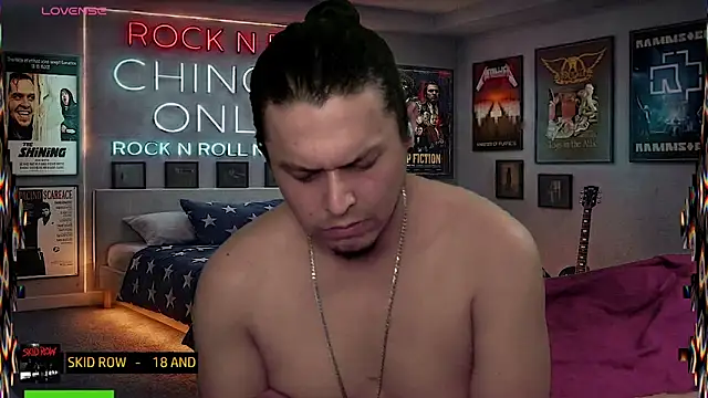 Snapshot of chino_roz chatting on May 1, 2026, 12:10 pm chino roz online show from May 1, 2026, 12:10 pm