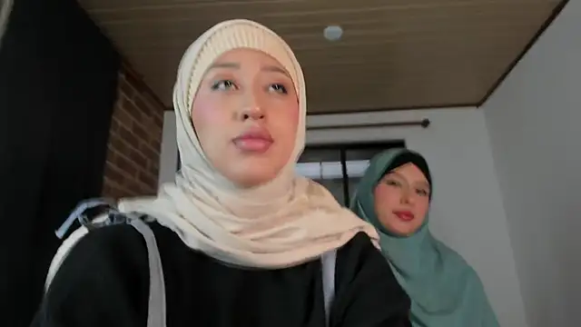 Snapshot of adila_anich chatting on November 1, 2025, 9:30 pm adila anich online show from November 1, 2025, 9:30 pm