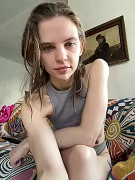 LeyaJohnson online show from April 4, 2026, 11:50 am