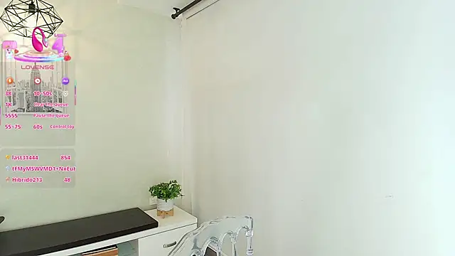 Sassy--Girl online show from November 22, 2025, 6:07 pm