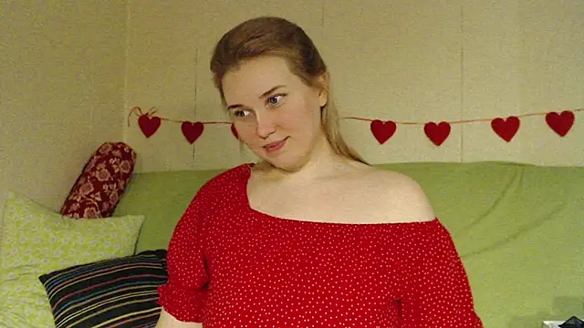 Snapshot of mmmPinUpGirl chatting on March 22, 2026, 5:14 pm mmmPinUpGirl online show from March 22, 2026, 5:14 pm