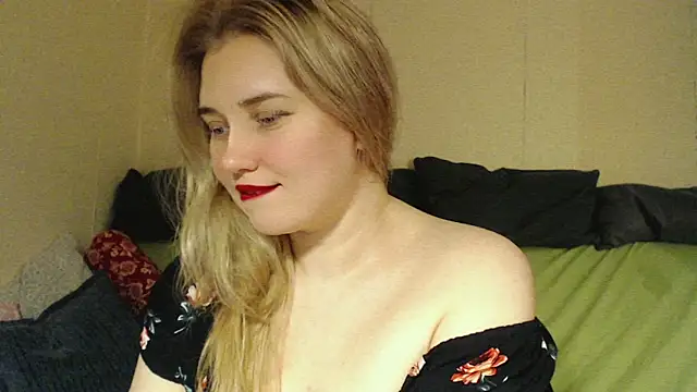 Snapshot of mmmPinUpGirl chatting on November 9, 2025, 5:06 pm mmmPinUpGirl online show from November 9, 2025, 5:06 pm