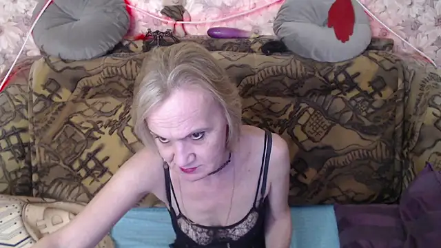 Snapshot of MissBekker chatting on January 8, 2025, 8:29 pm MissBekker online show from January 8, 2025, 8:29 pm