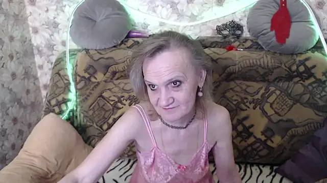 MissBekker online show from July 8, 2026, 9:37 pm