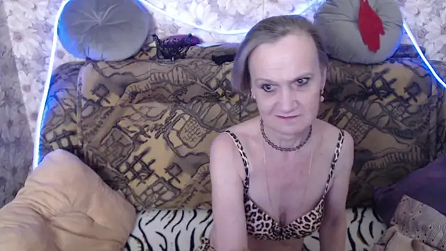 Snapshot of MissBekker chatting on May 15, 2026, 11:19 am MissBekker online show from May 15, 2026, 11:19 am