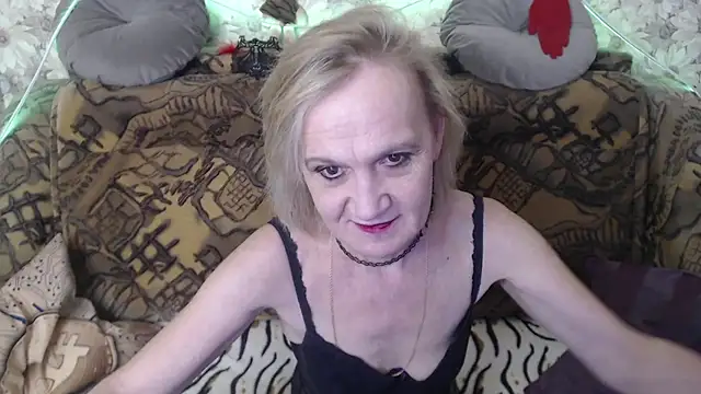 Snapshot of MissBekker chatting on January 10, 2025, 8:29 am MissBekker online show from January 10, 2025, 8:29 am